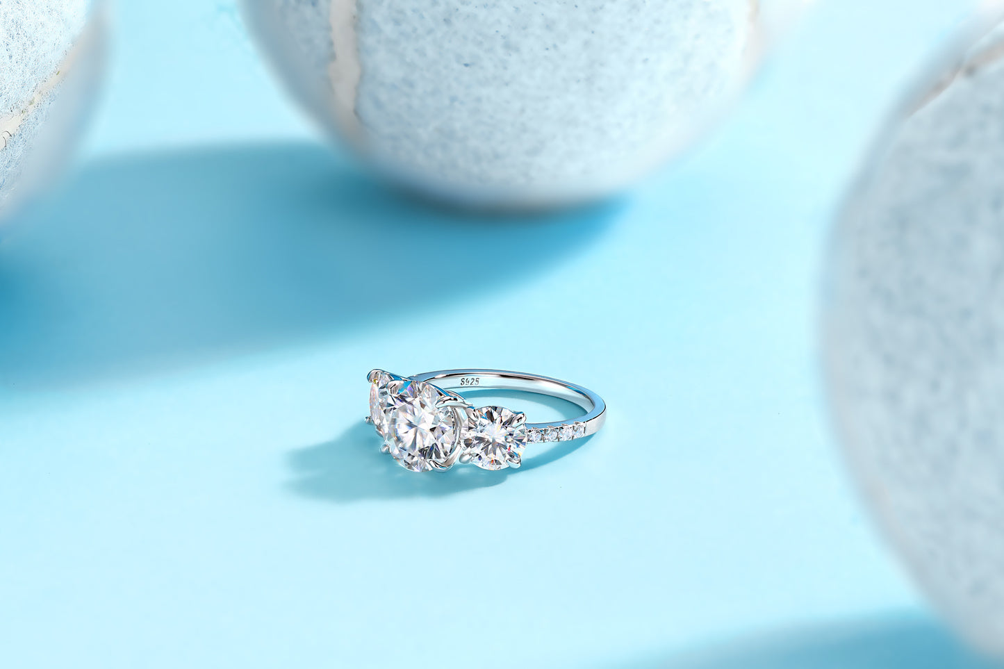 Three Shining Stars - A Fashionable And Luxurious Jewelry Piece Set With 3-carat Moissanite S925 Sterling Silver And Platinum-plated Diamond